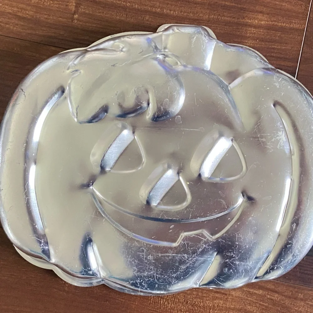 Vintage 1989 WILTON Scarecrow, Pumpkin, & Ghost Cake Baking Pans Lot Of 3